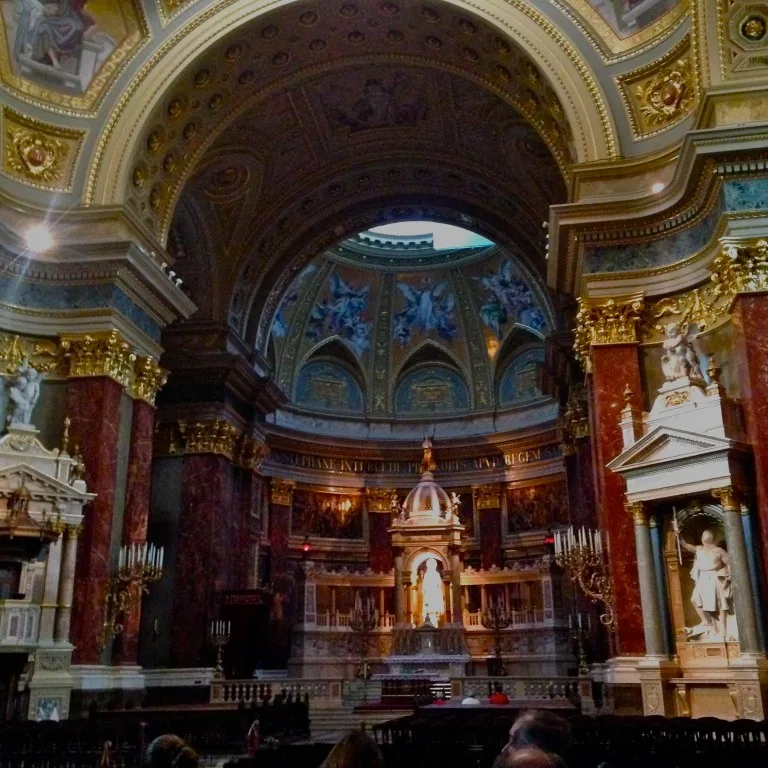 Top 10 Photospots in Budapest - St. Stephans Basilika