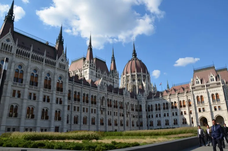 Top 10 Photospots in Budapest - Parlament